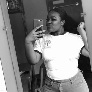 Meet your Posher, Yasmine